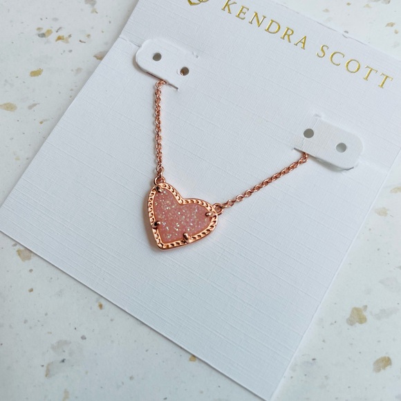 Kendra Scott Rose Quartz Pink Drusy Ari Heart Necklace - Picture 2 of 3